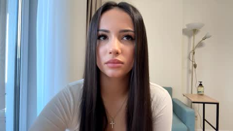 Miss Mia online show from 04-01-26, 01:23