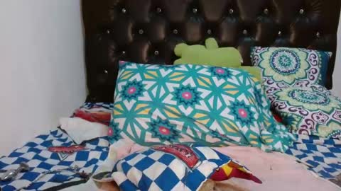 Venus online show from 12-22-25, 01:02