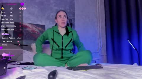 Vlada kim online show from 12-22-25, 03:03