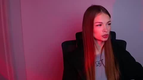 Snapshot of vladaseduction chatting on 12-23-25, 08:23 Vlada online show from 12-23-25, 08:23