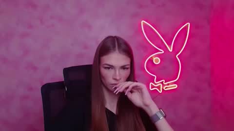 Snapshot of vladaseduction chatting on 01-06-26, 06:28 Vlada online show from 01-06-26, 06:28