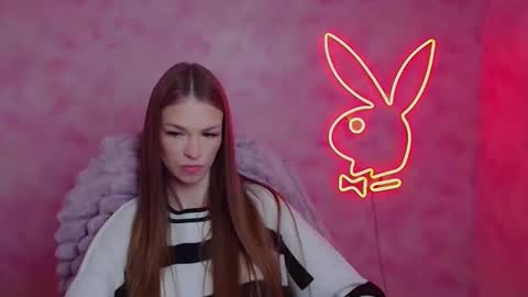 Snapshot of vladaseduction chatting on 02-02-26, 06:23 Vlada online show from 02-02-26, 06:23