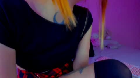 Snapshot of void_smokin chatting on 04-11-26, 12:31 Gabriela online show from 04-11-26, 12:31