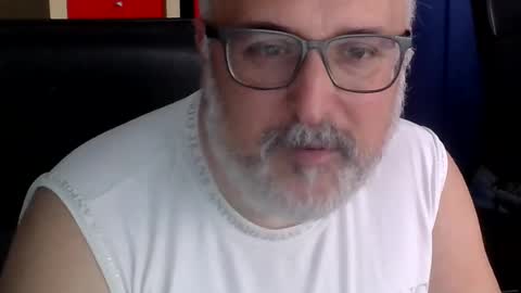 Snapshot of volpi72 chatting on 06-18-26, 10:19 volpi72 online show from 06-18-26, 10:19