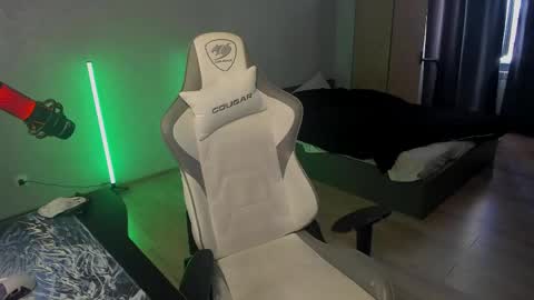 Snapshot of vova_belkin_ chatting on 05-19-26, 04:13 vova online show from 05-19-26, 04:13