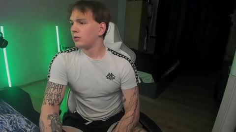 Snapshot of vova_belkin_ chatting on 05-22-26, 06:35 vova online show from 05-22-26, 06:35