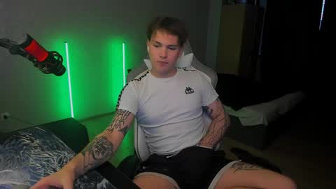 Snapshot of vova_belkin_ chatting on 05-25-26, 05:08 vova online show from 05-25-26, 05:08