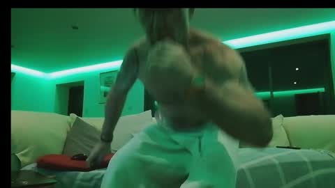 Snapshot of voyeur1391365 chatting on 10-05-25, 07:01 voyeur1391365 online show from 10-05-25, 07:01