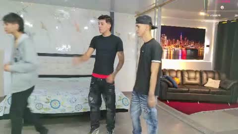 voyeurism_guys online show from 08-06-26, 10:55