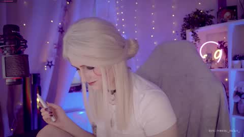 vronnier online show from 09-14-25, 04:06