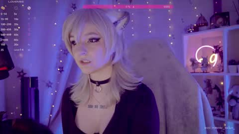 vronnier online show from 10-11-25, 05:33