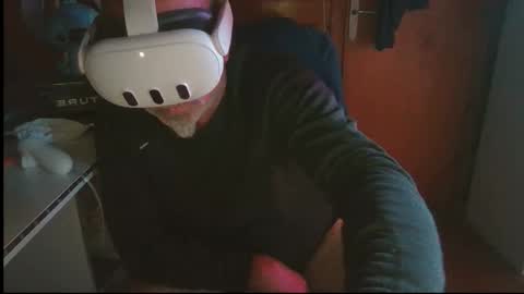 Snapshot of vuda77 chatting on 11-04-25, 08:08 oscar online show from 11-04-25, 08:08