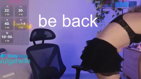 Vikky online show from 09-28-25, 04:34