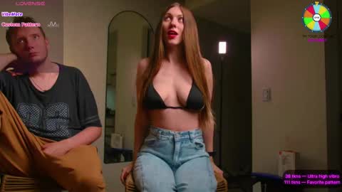 Snapshot of vundersex chatting on 10-25-25, 05:40 Eva and Franklin online show from 10-25-25, 05:40