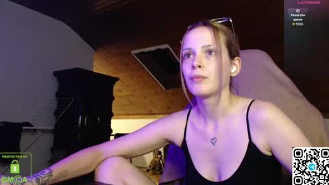 Valou online show from 09-22-25, 08:00