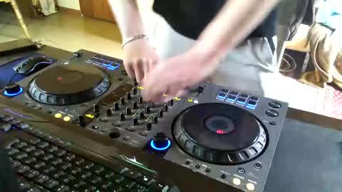 VybzKartel online show from 04-04-26, 01:52