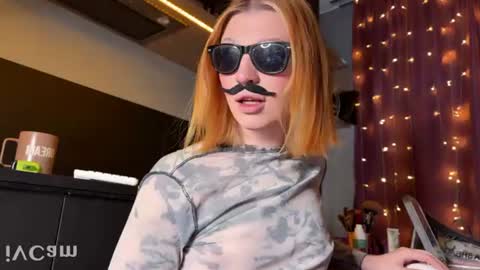 ILONA A week goal new laptop online show from 06-18-26, 04:44
