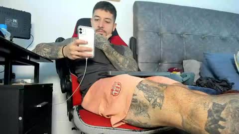 vyxen_ online show from 04-14-26, 08:37