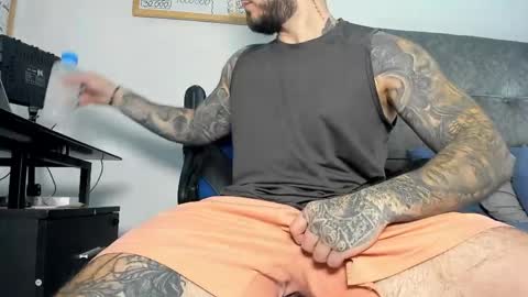 vyxen_ online show from 05-04-26, 08:05
