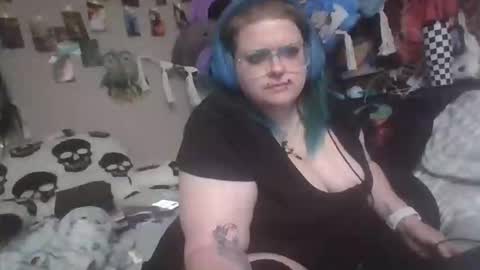 Snapshot of vyxenvoid chatting on 04-12-26, 08:14 Vyx online show from 04-12-26, 08:14