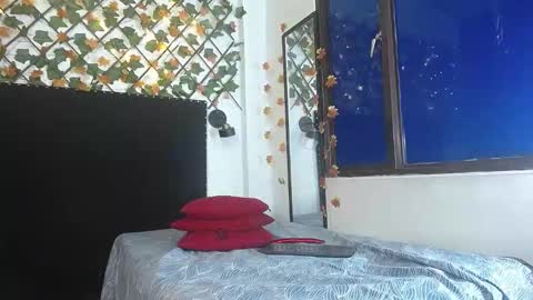 Zoey online show from 11-01-25, 12:01