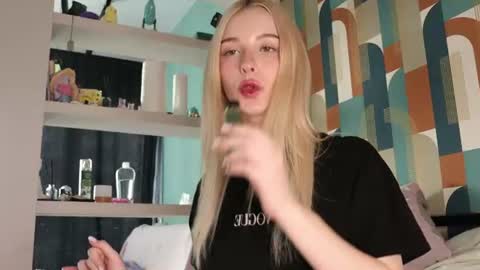 Nana online show from 06-26-26, 10:08