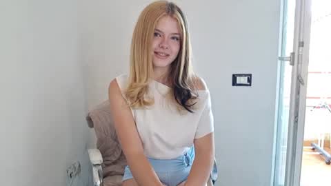 Anna online show from 06-17-26, 07:11