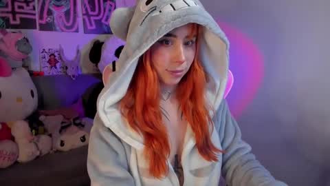 Snapshot of waifu_aika chatting on 12-23-24, 11:06 AIKA online show from 12-23-24, 11:06