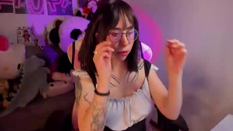 Snapshot of waifu_aika chatting on 01-09-25, 12:35 AIKA online show from 01-09-25, 12:35