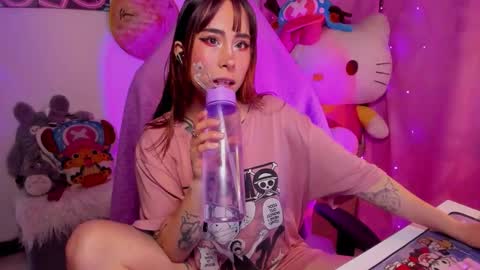 Snapshot of waifu_aika chatting on 10-25-25, 08:58 AIKA online show from 10-25-25, 08:58