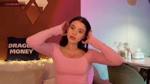 Mia online show from 02-03-25, 12:25