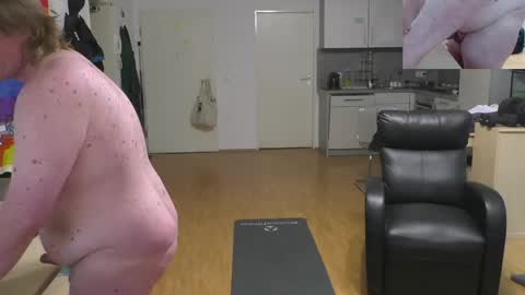 Snapshot of waldw123 chatting on 04-29-26, 06:25 Yarlim online show from 04-29-26, 06:25