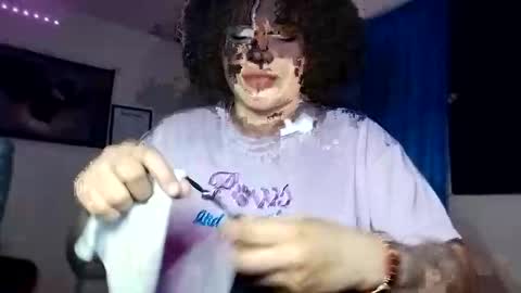 Snapshot of wallace_juli chatting on 04-15-26, 03:19 Juli online show from 04-15-26, 03:19