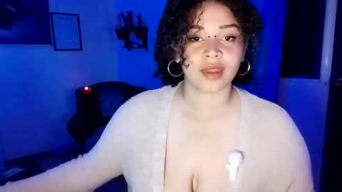 Snapshot of wallace_juli chatting on 04-24-26, 08:55 Juli online show from 04-24-26, 08:55