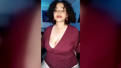 Snapshot of wallace_juli chatting on 07-08-26, 10:25 Juli online show from 07-08-26, 10:25