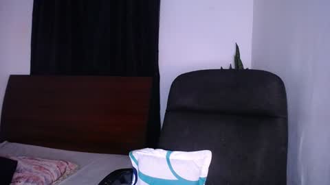 Wanda and Ember online show from 02-26-25, 01:32