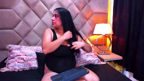 Wanda and Ember online show from 03-04-25, 01:23