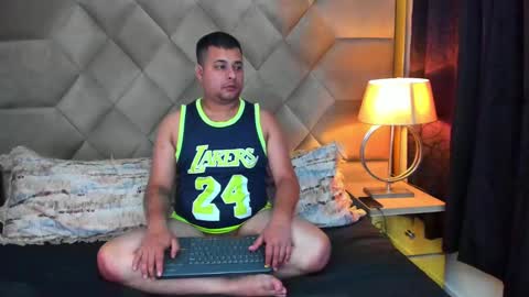 Wanda and Ember online show from 03-07-25, 02:36