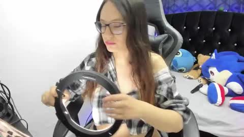 Snapshot of wanda_sg chatting on 02-08-25, 02:05 Alexandra online show from 02-08-25, 02:05