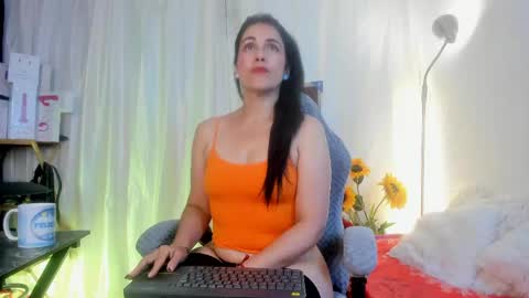 Snapshot of wanda_walton chatting on 05-09-26, 01:49 Wanda online show from 05-09-26, 01:49