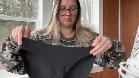 Snapshot of wanderlustjade chatting on 01-07-25, 05:31 Jade Adonis online show from 01-07-25, 05:31