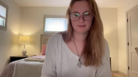 Snapshot of wanderlustjade chatting on 12-18-25, 07:31 Jade Adonis online show from 12-18-25, 07:31