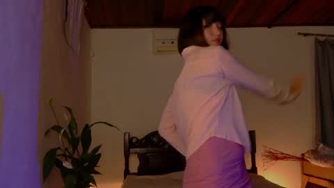 Snapshot of wanderwhitch chatting on 03-16-26, 05:44 Miya online show from 03-16-26, 05:44