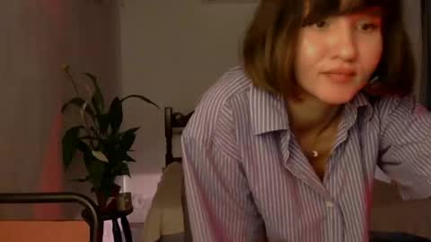 Snapshot of wanderwhitch chatting on 03-18-26, 12:47 Miya online show from 03-18-26, 12:47