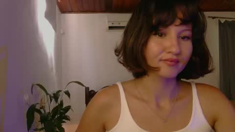 Snapshot of wanderwhitch chatting on 03-25-26, 01:17 Miya online show from 03-25-26, 01:17