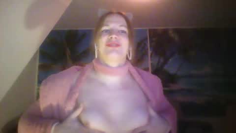 Emilia inst  online show from 01-01-25, 10:46