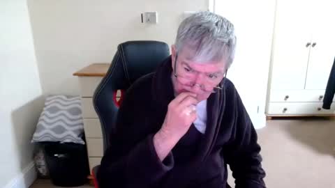 wanttobefree90 online show from 06-05-26, 08:14