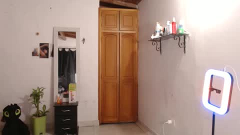 Snapshot of warrior_xena chatting on 10-14-25, 11:38 warrior_xena online show from 10-14-25, 11:38