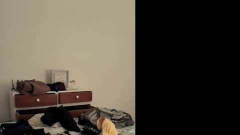 Snapshot of wat___sapbody chatting on 09-13-25, 03:50 wearetwo online show from 09-13-25, 03:50