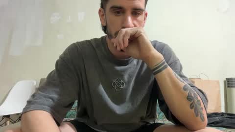 Snapshot of wat___sapbody chatting on 10-19-25, 12:22 wearetwo online show from 10-19-25, 12:22